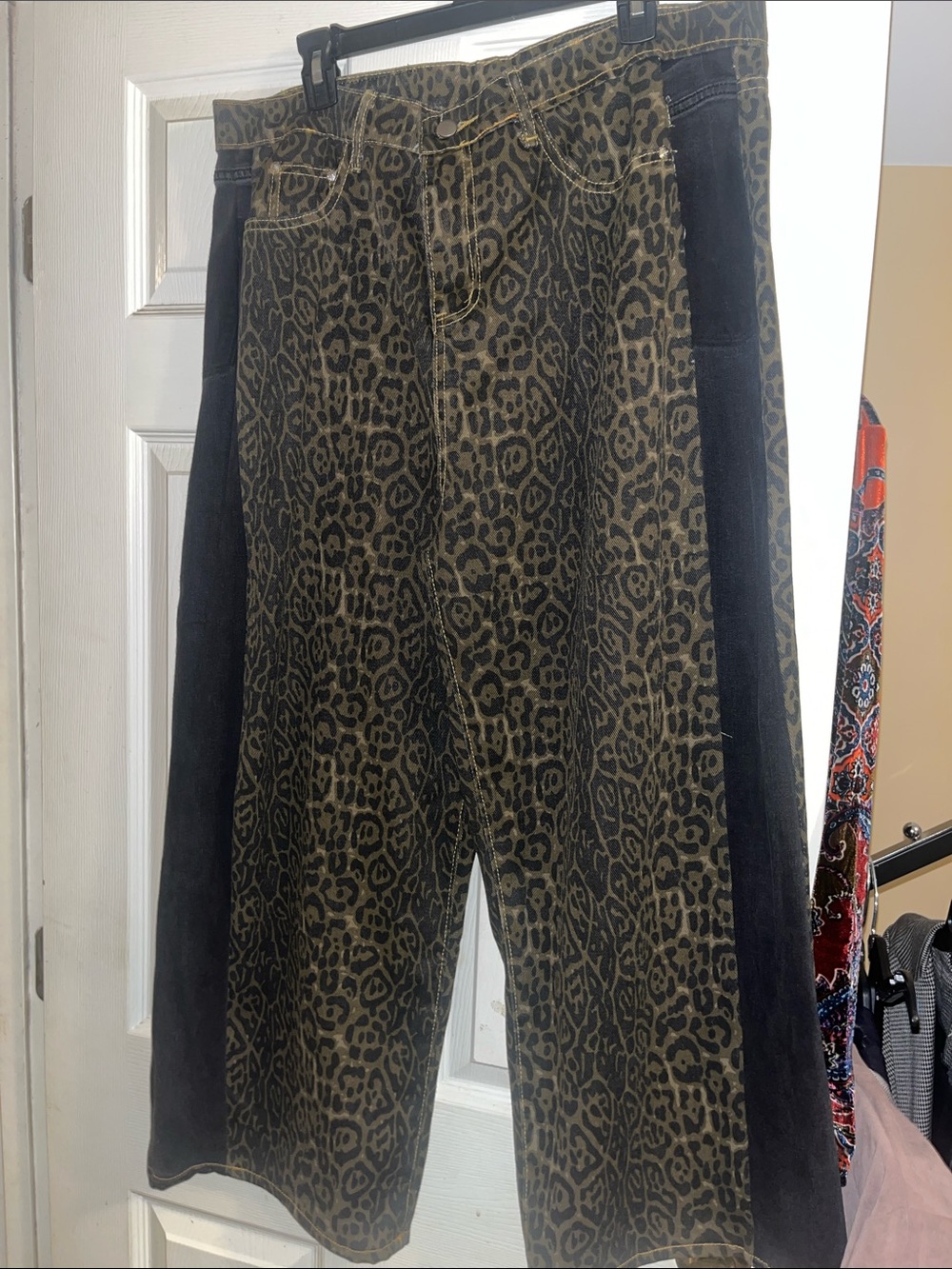 Leopard Print Wide-Leg Jeans with Black Side Panels